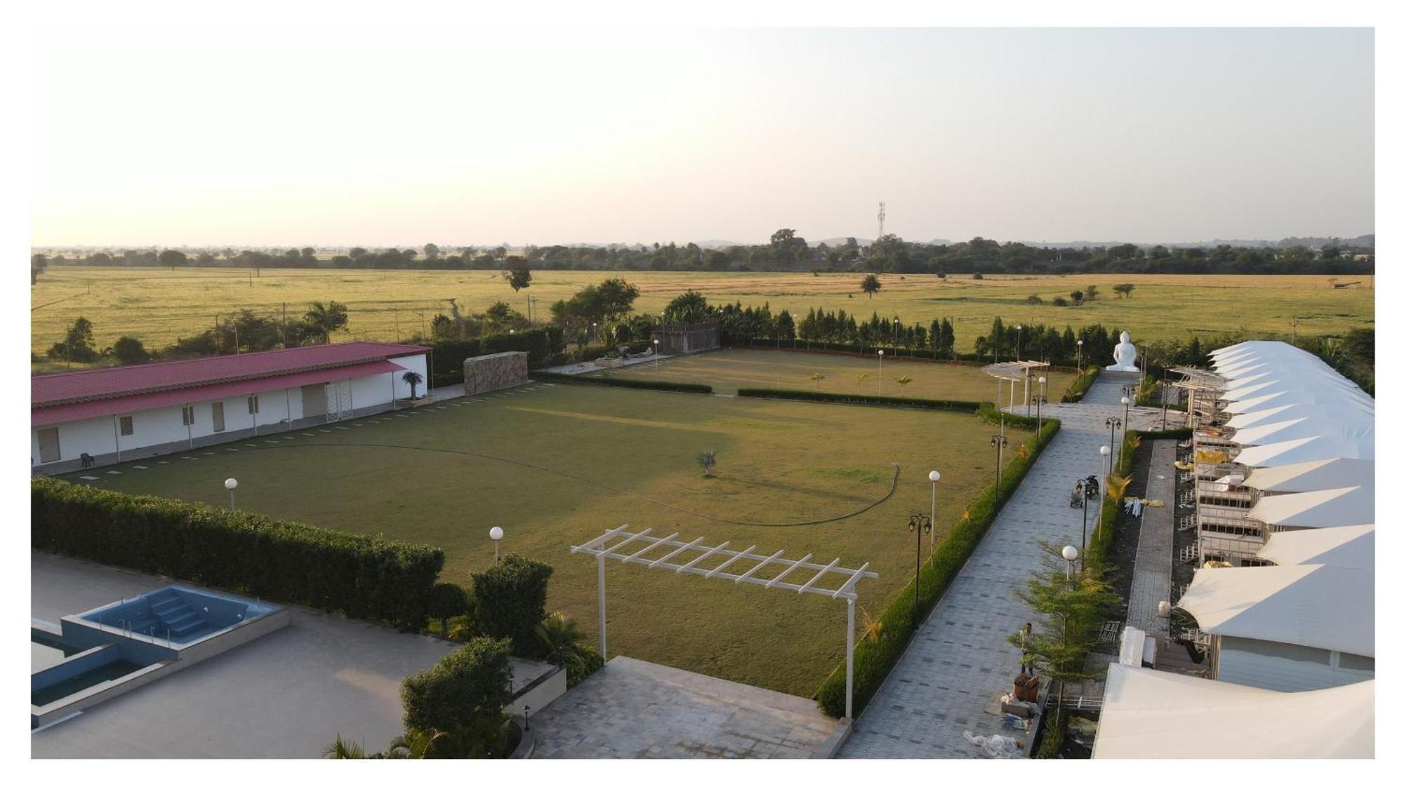 The Riverside Inn Vidisha エクステリア 写真